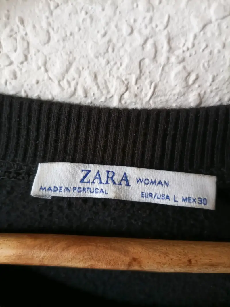 Polerón Zara Dream Fearlessly con diseño de tigres - 3