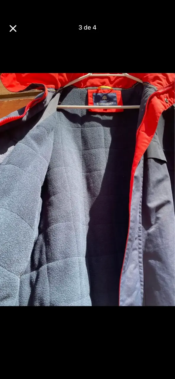 Chaqueta impermeable Rainforest con capucha roja - 3