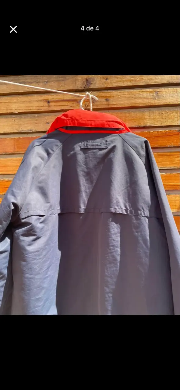 Chaqueta impermeable Rainforest con capucha roja - 4