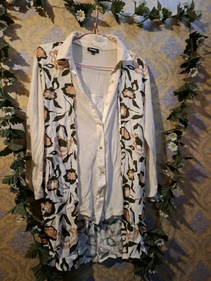 Blusa larga con estampado floral para mujer