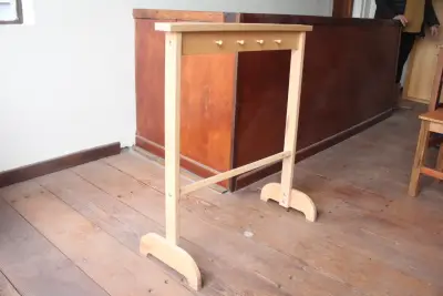 Perchero o porta útiles Montessori - miniatura 3