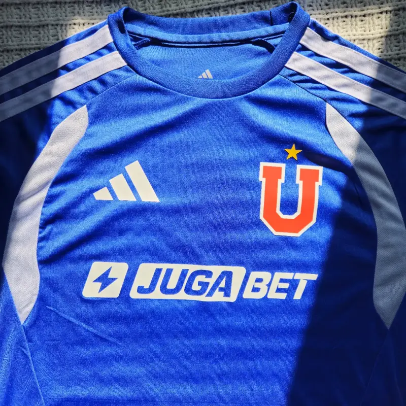 Camiseta Cuerpo Técnico U de Chile - 1