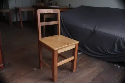 Conjunto de Mesa y Silla de Madera para Niños - miniatura 4