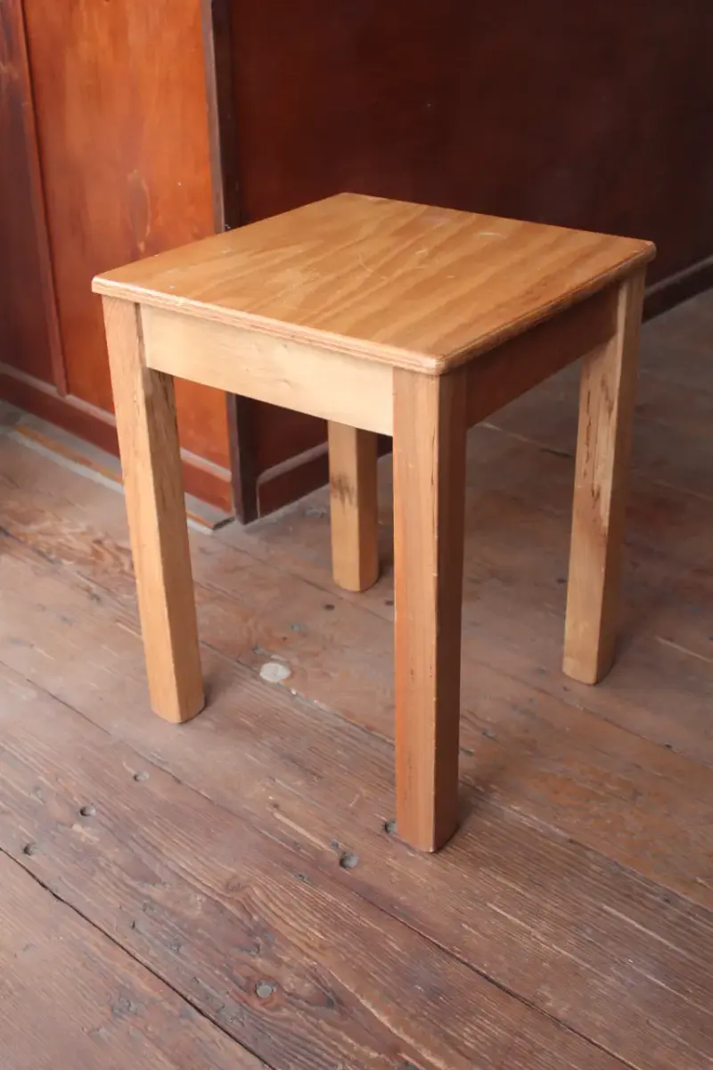 Mesa y silla de madera para niños - 4