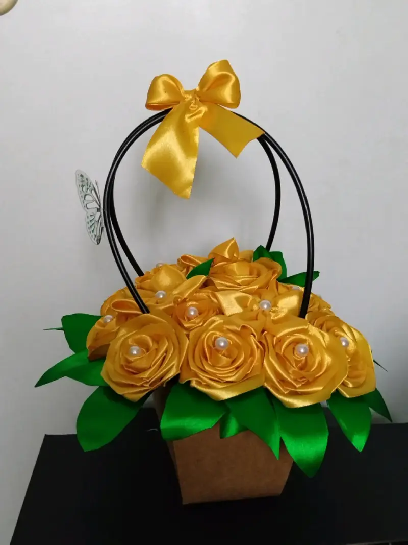 Ramo Floral Decorativo amarillo - 2