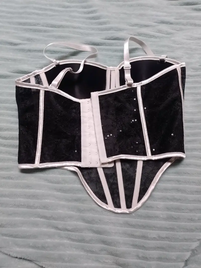 Corset negro con encaje y detalles blancos - 2