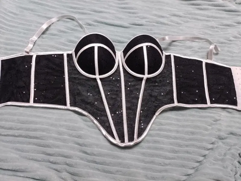 Corset negro con encaje y detalles blancos - 3