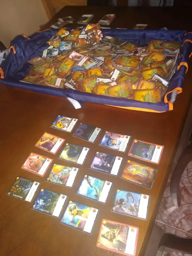 Colección de Cartas Mitos y Leyendas en Buen Estado
