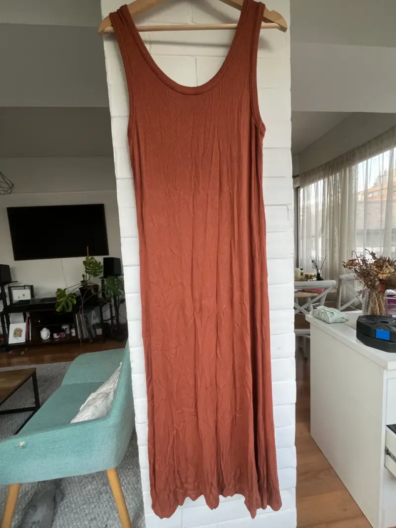 Vestido largo sin mangas color terracota Basement - 3