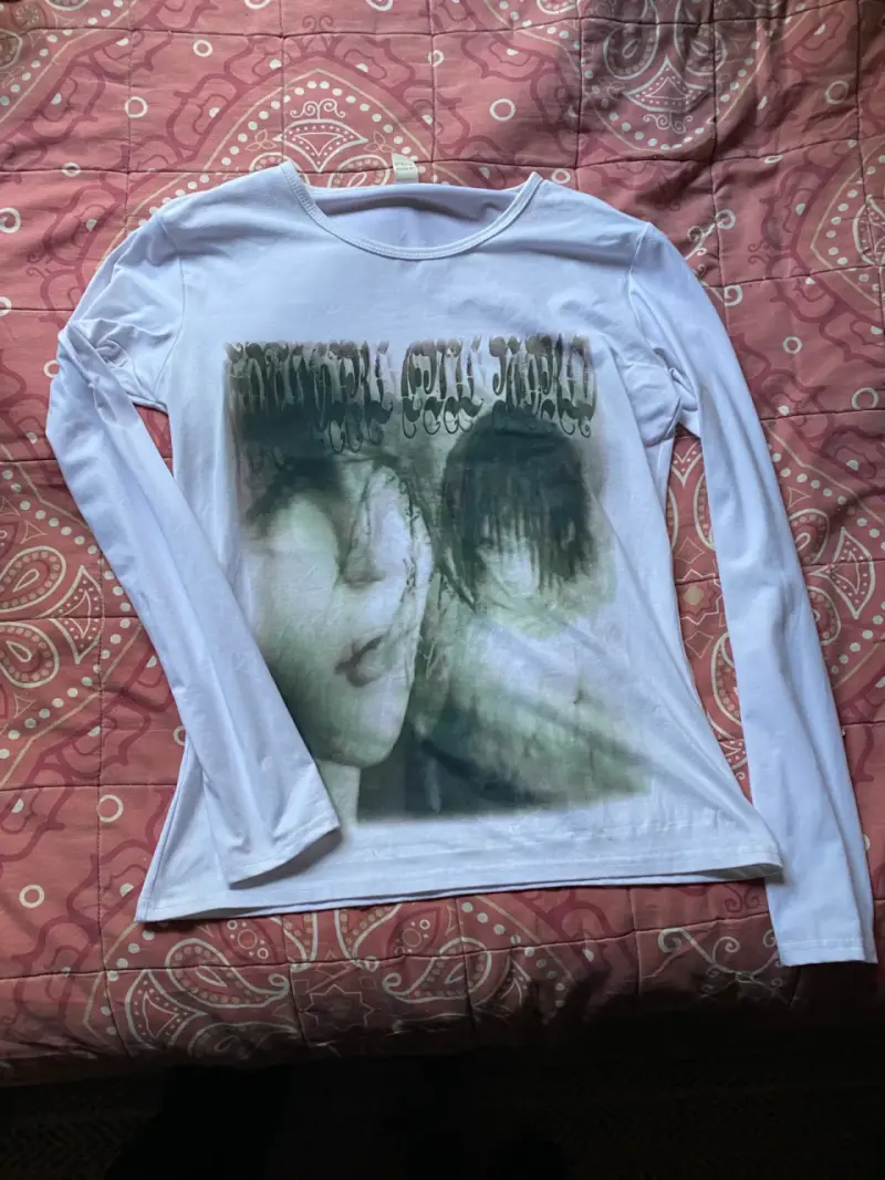Polera manga larga con diseño
