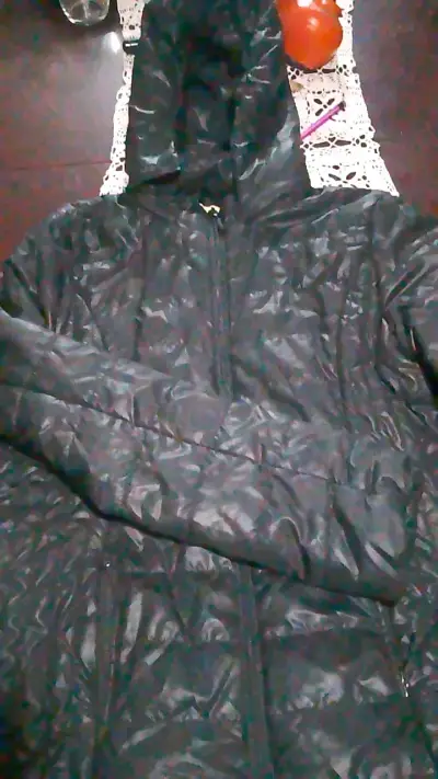Chaqueta negra con capucha Aziz talla M - miniatura 1