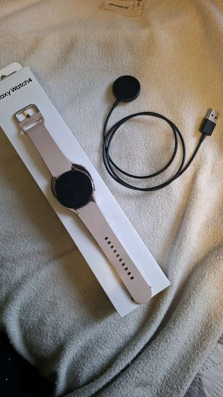 Samsung Galaxy Watch 4 rosa - 1