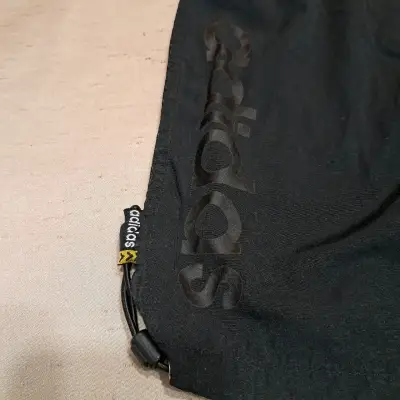 Pantalones cortos deportivos Adidas negros - miniatura 2