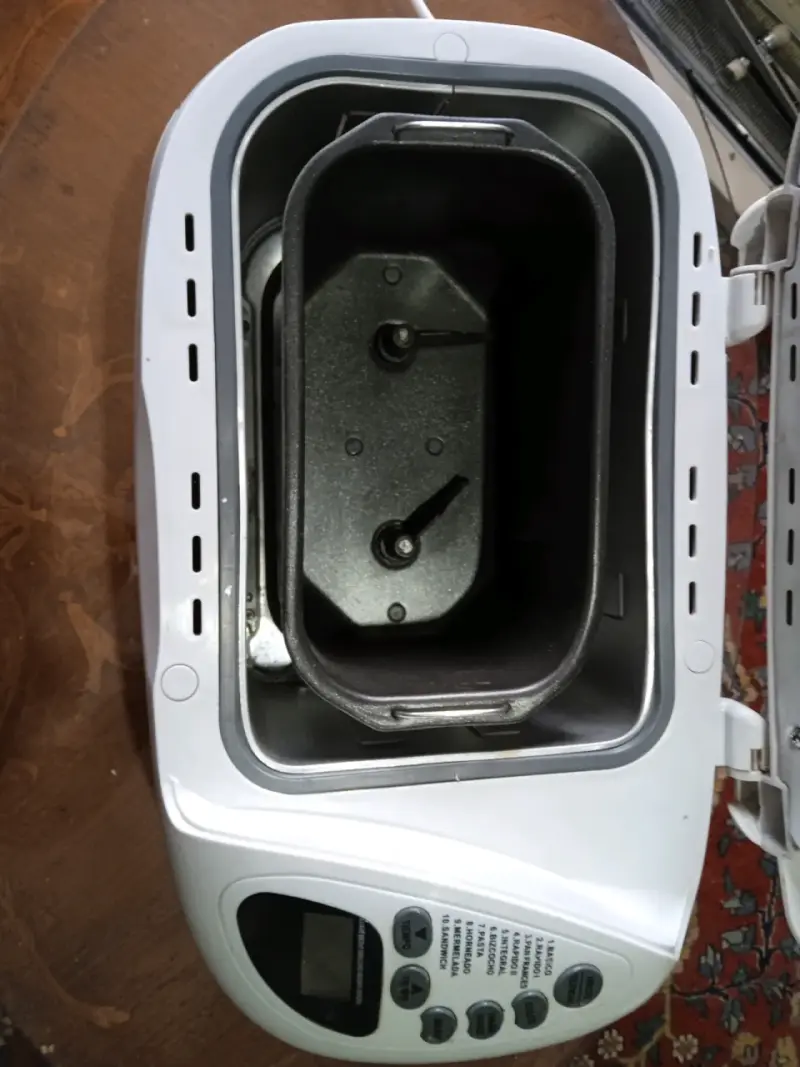 Máquina de Pan Recco Blanca con Funciones Variadas - 2