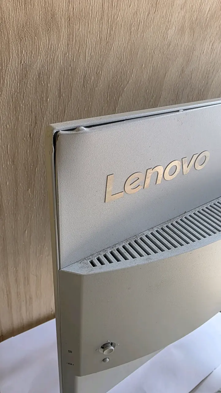 Monitor Lenovo ROTO - 2