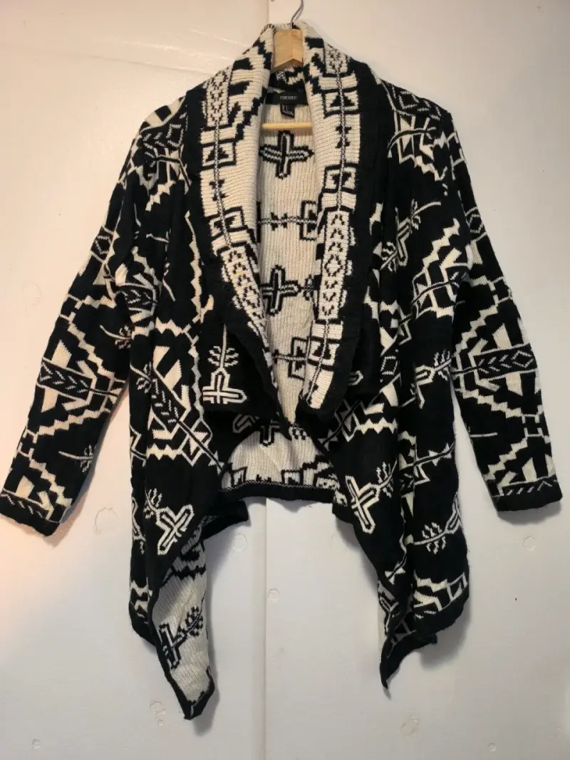 Cardigan étnico blanco y negro Forever 21 - 1