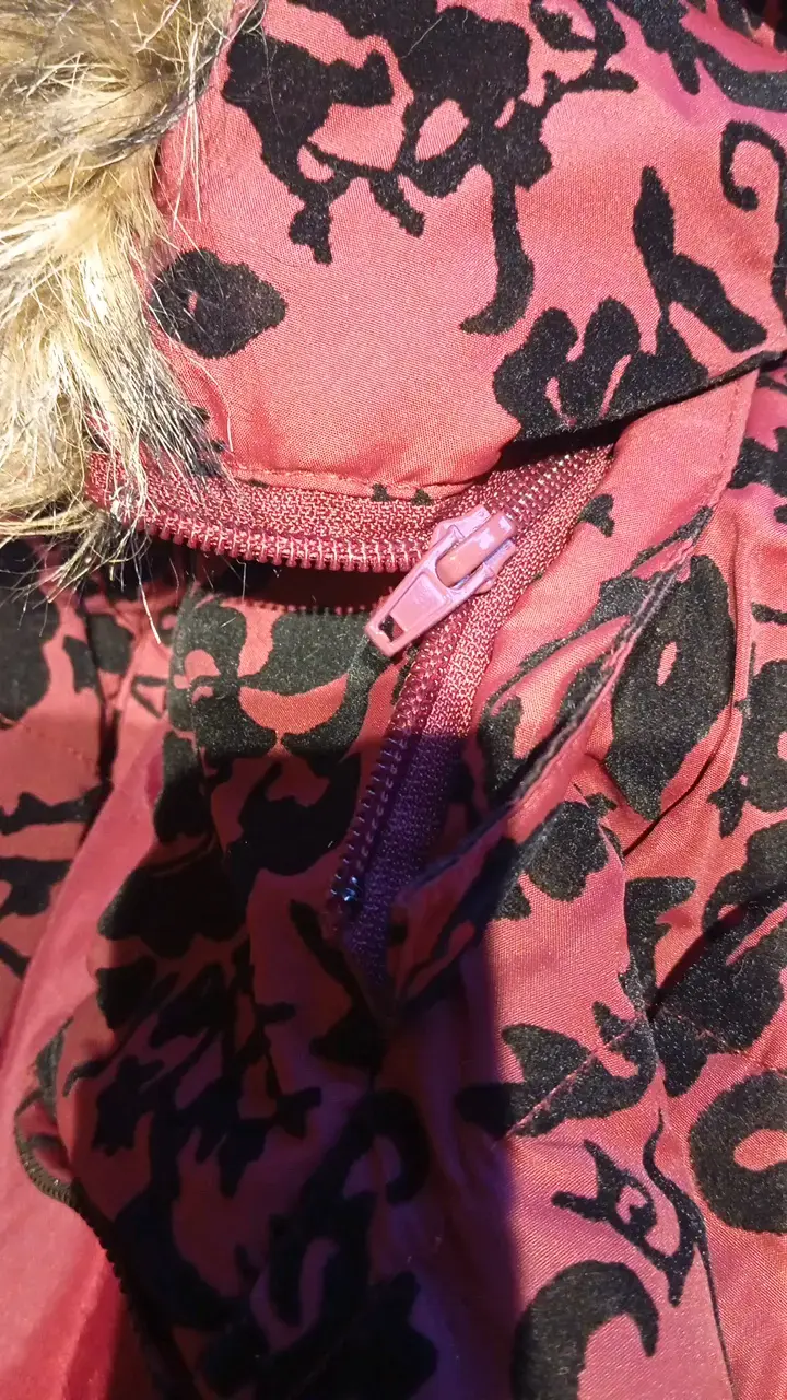 Abrigo de invierno con capucha y diseño floral - 5