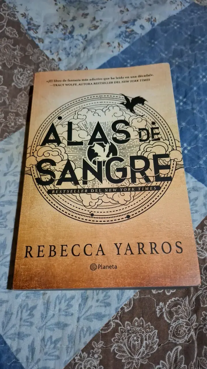 Libro 'Alas de Sangre' de Rebecca Yarros - 1