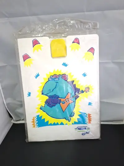Carpeta Nestlé Promoción Entra en la Onda año 1990 - miniatura 1