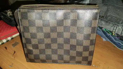Cartera de mano con diseño a cuadros Lv - miniatura 2