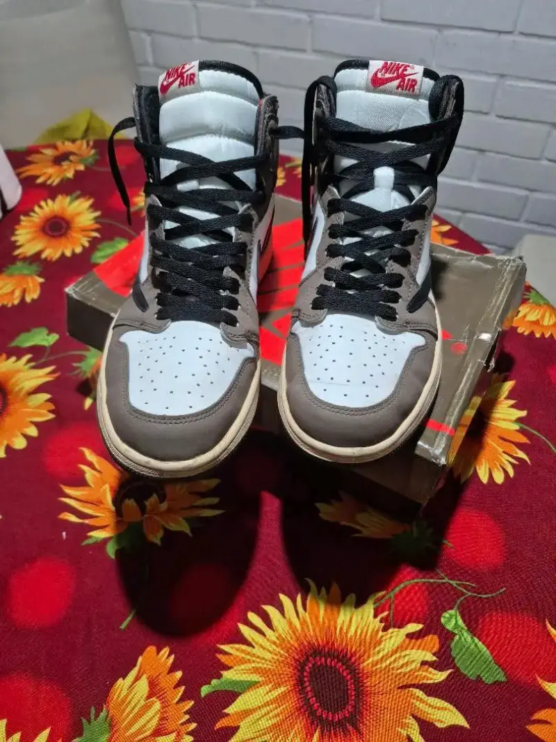 Jordan 1 Travis scoot - 2