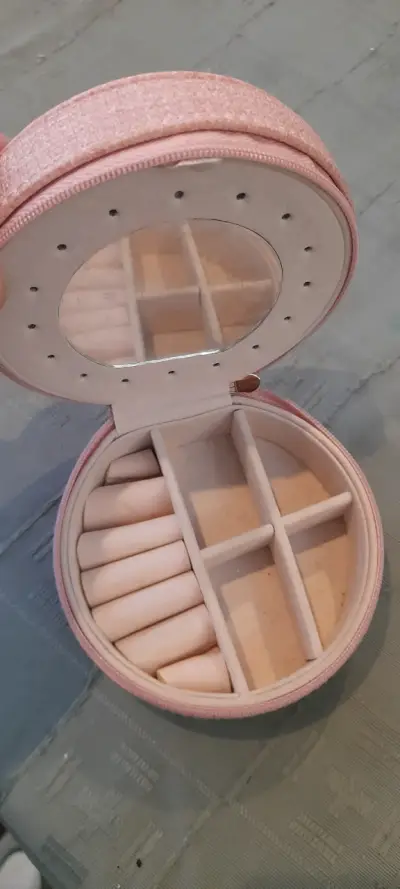 Estuche organizador de joyas rosa con espejo - miniatura 3