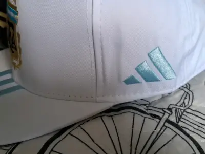 Gorra negra y blanca AFA con diseño bordado - miniatura 4