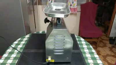 Picadora de carne eléctrica de acero inoxidable - miniatura 2