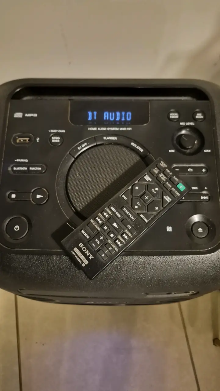 Equipo sonido Sony BT luces LED y control remoto - 2