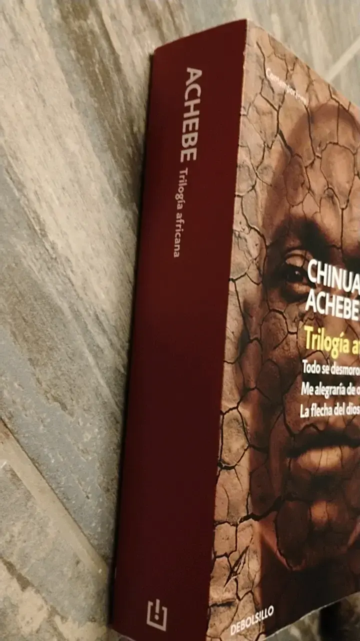 Libro Trilogía Africana de Chinua Achebe - 2