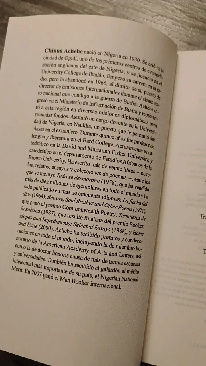 Libro Trilogía Africana de Chinua Achebe - 4
