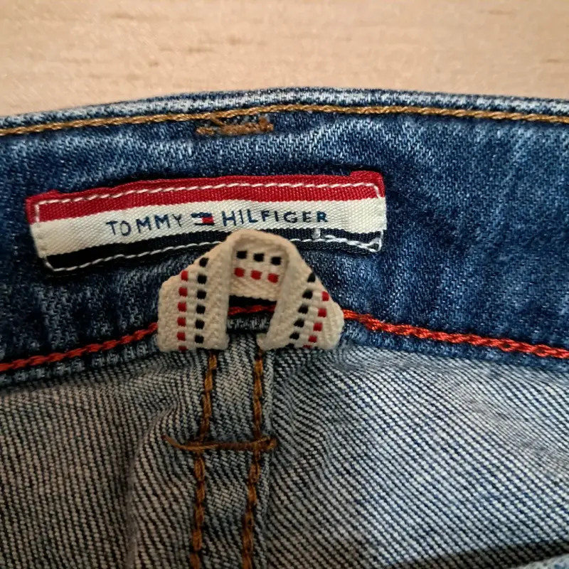 Jeans Tommy Hilfiger para hombre en buen estado - 2