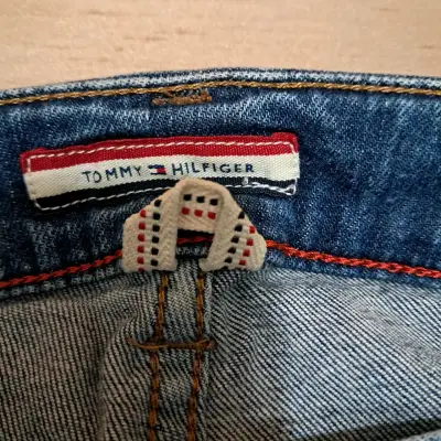 Jeans Tommy Hilfiger para hombre en buen estado - miniatura 2