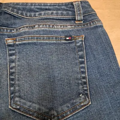 Jeans Tommy Hilfiger para hombre en buen estado - miniatura 4