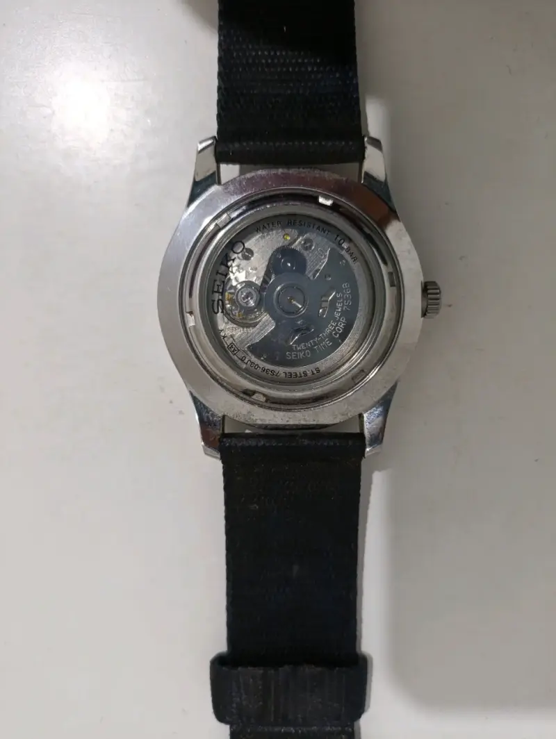 Reloj automático Seiko con correa azul - 2