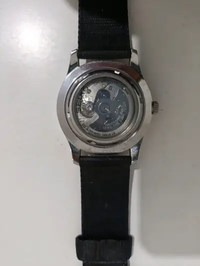 Reloj automático Seiko con correa azul - miniatura 2