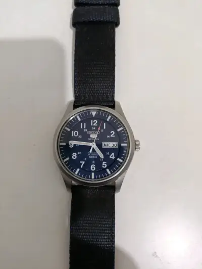 Reloj automático Seiko con correa azul - miniatura 3