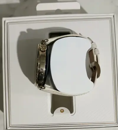 Huawei Watch GT 6 con correa blanca - miniatura 5