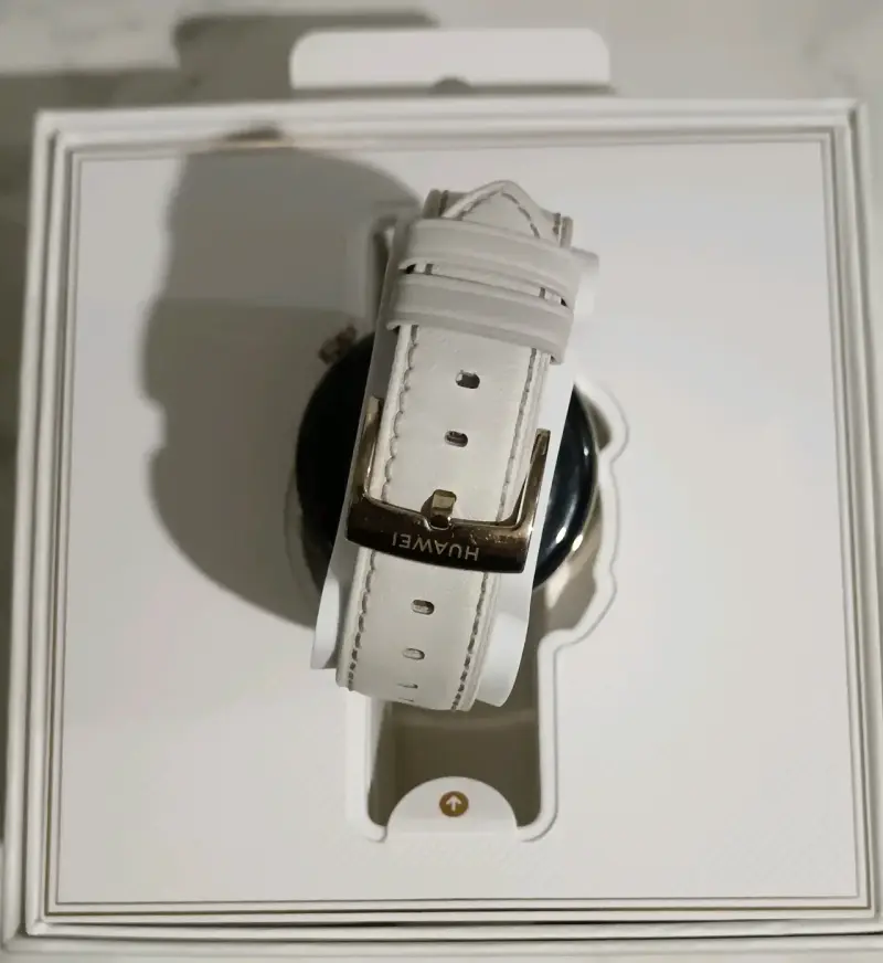 Huawei Watch GT 6 con correa blanca - 6