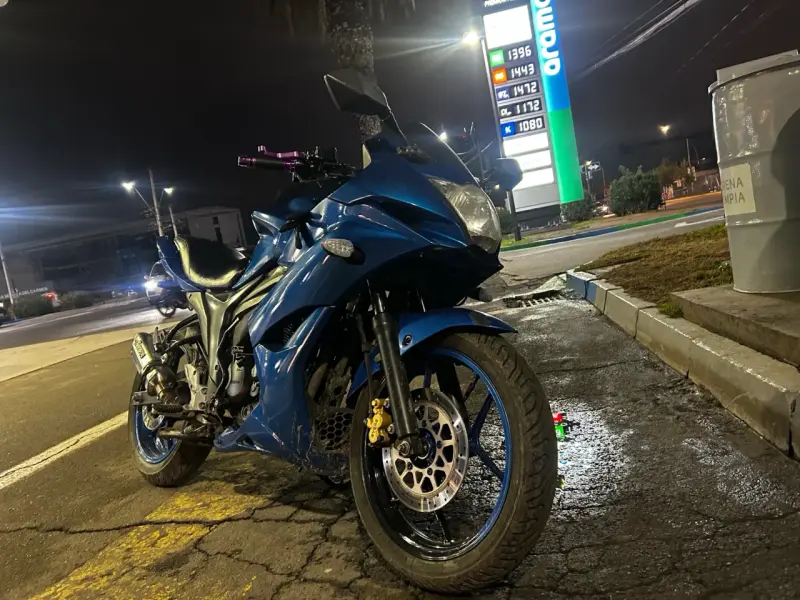 Moto Suzuki gsx150 2017 - 1