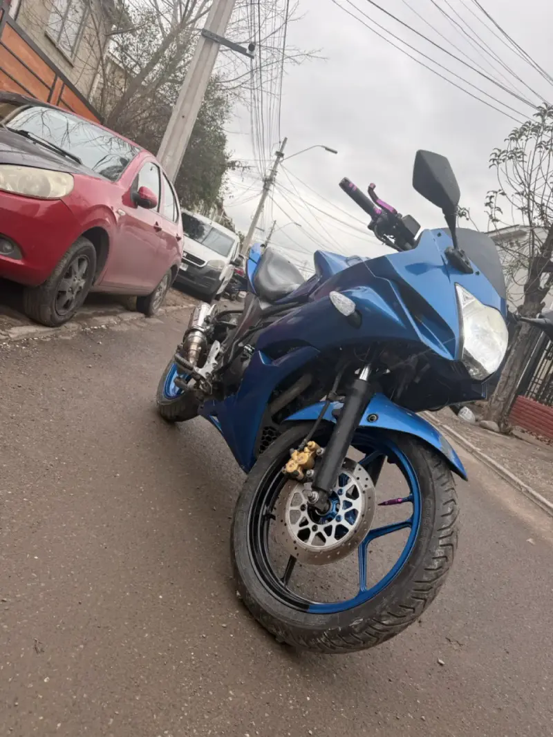 Moto Suzuki gsx150 2017 - 4