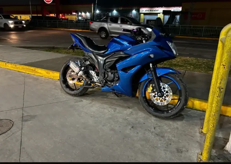 Moto Suzuki gsx150 2017 - 6