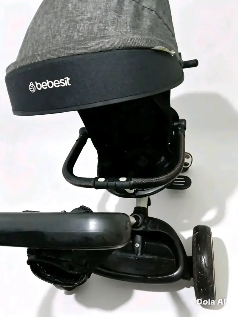 Coche de bebé Bebesit negro con capota ajustable - 2