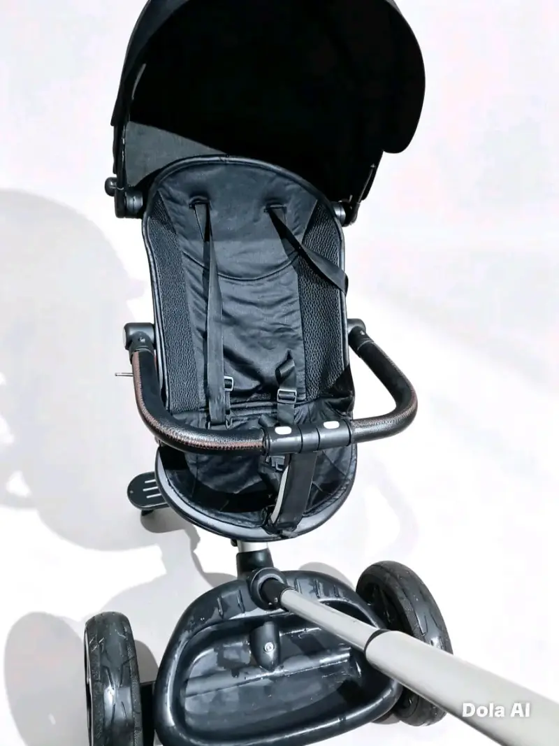 Coche de bebé Bebesit negro con capota ajustable - 3