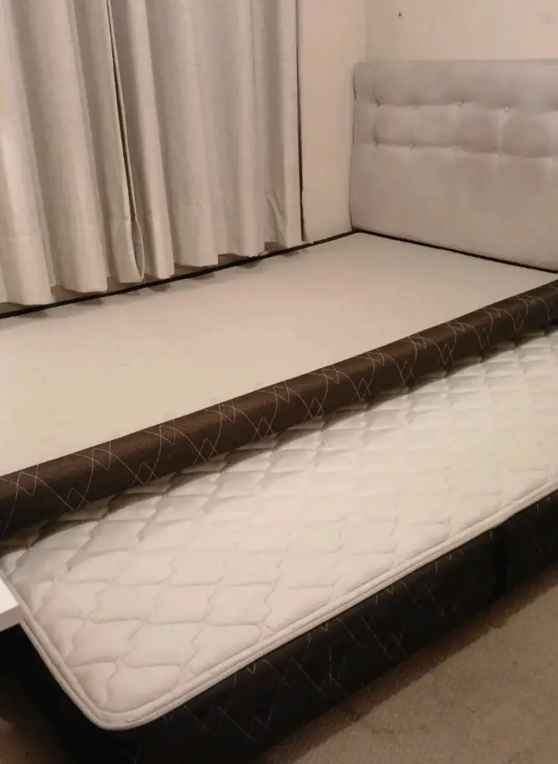 Cama nido con colchón y respaldo acolchado - 1