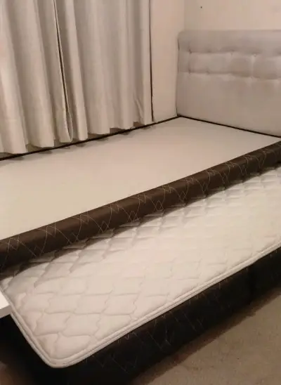 Cama nido con colchón y respaldo acolchado - miniatura 1