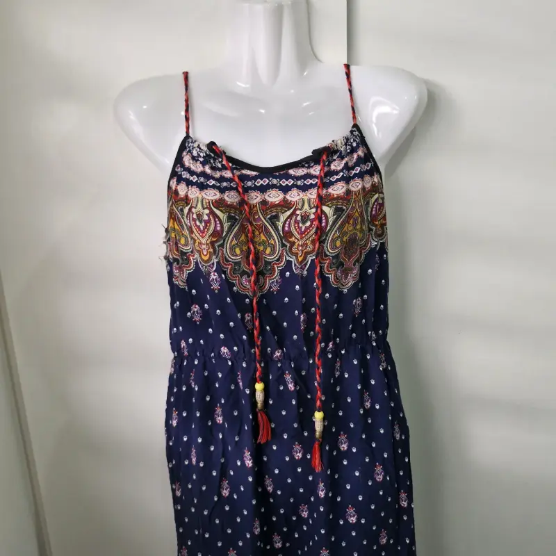 Vestido bohemio azul con estampado étnico - 2