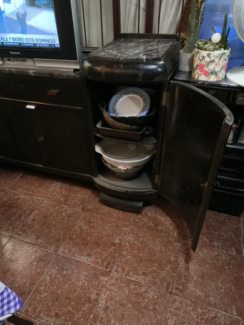 Mueble de TV vintage con cajones y puertas - 4