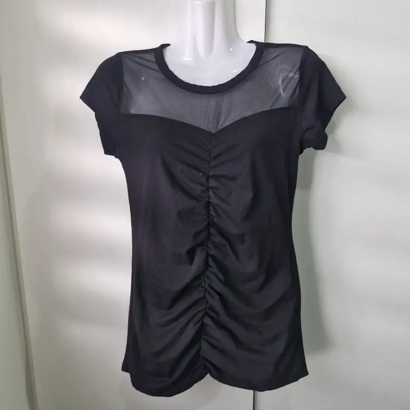 Polera negra con malla transparente para mujer - 2