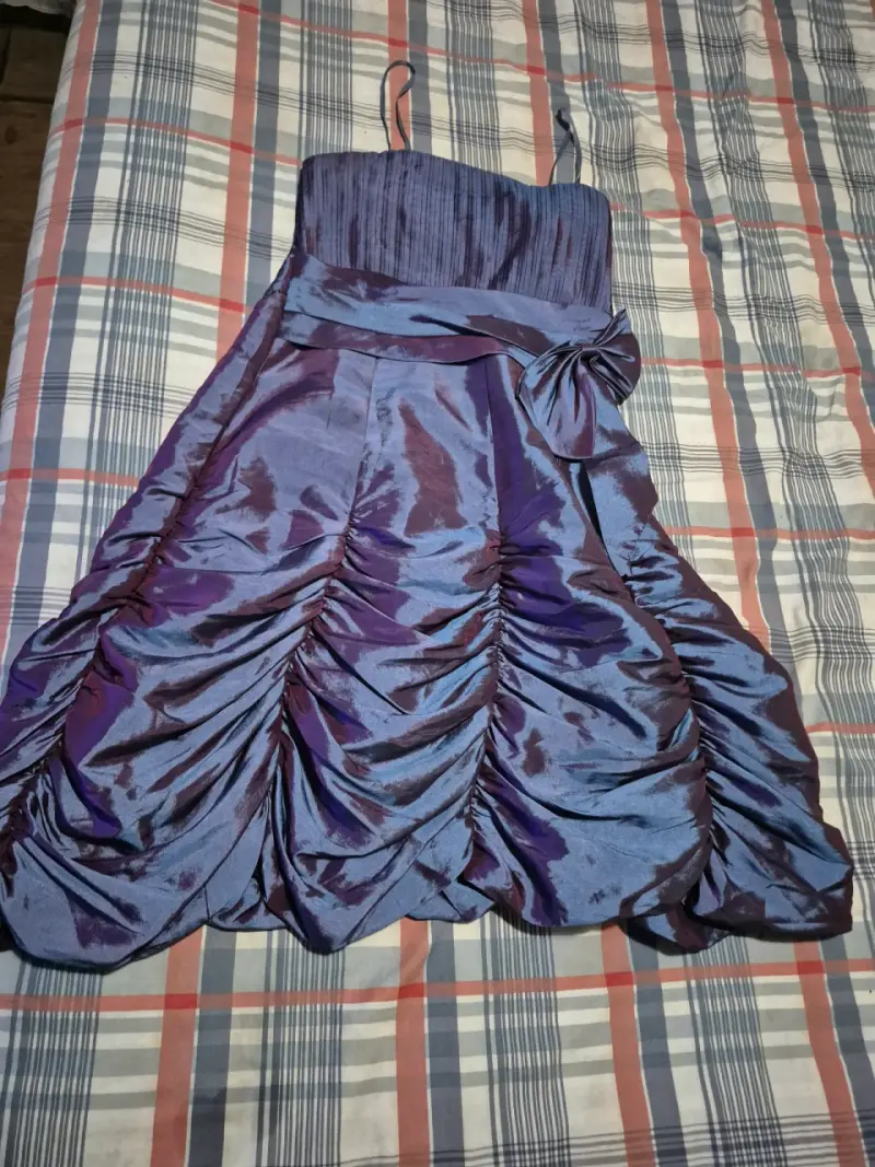 Vestido de fiesta azul con lazo elegante - 1